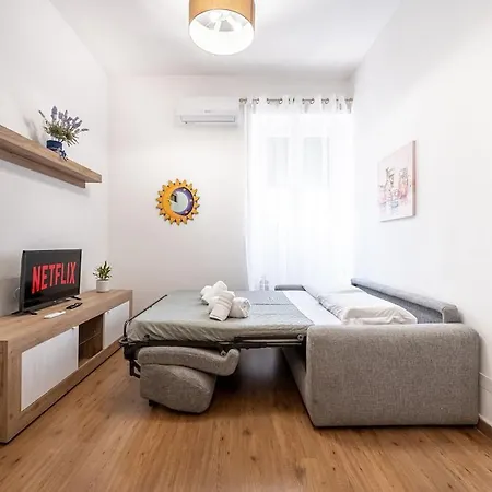 Feel At I Modern Cozy Roma